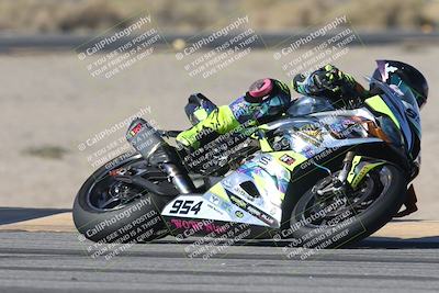 media/Nov-01-2025-CVMA (Sat) [[fc0f7531b8]]/Race 10-Formula Superbike-Supersport Open/